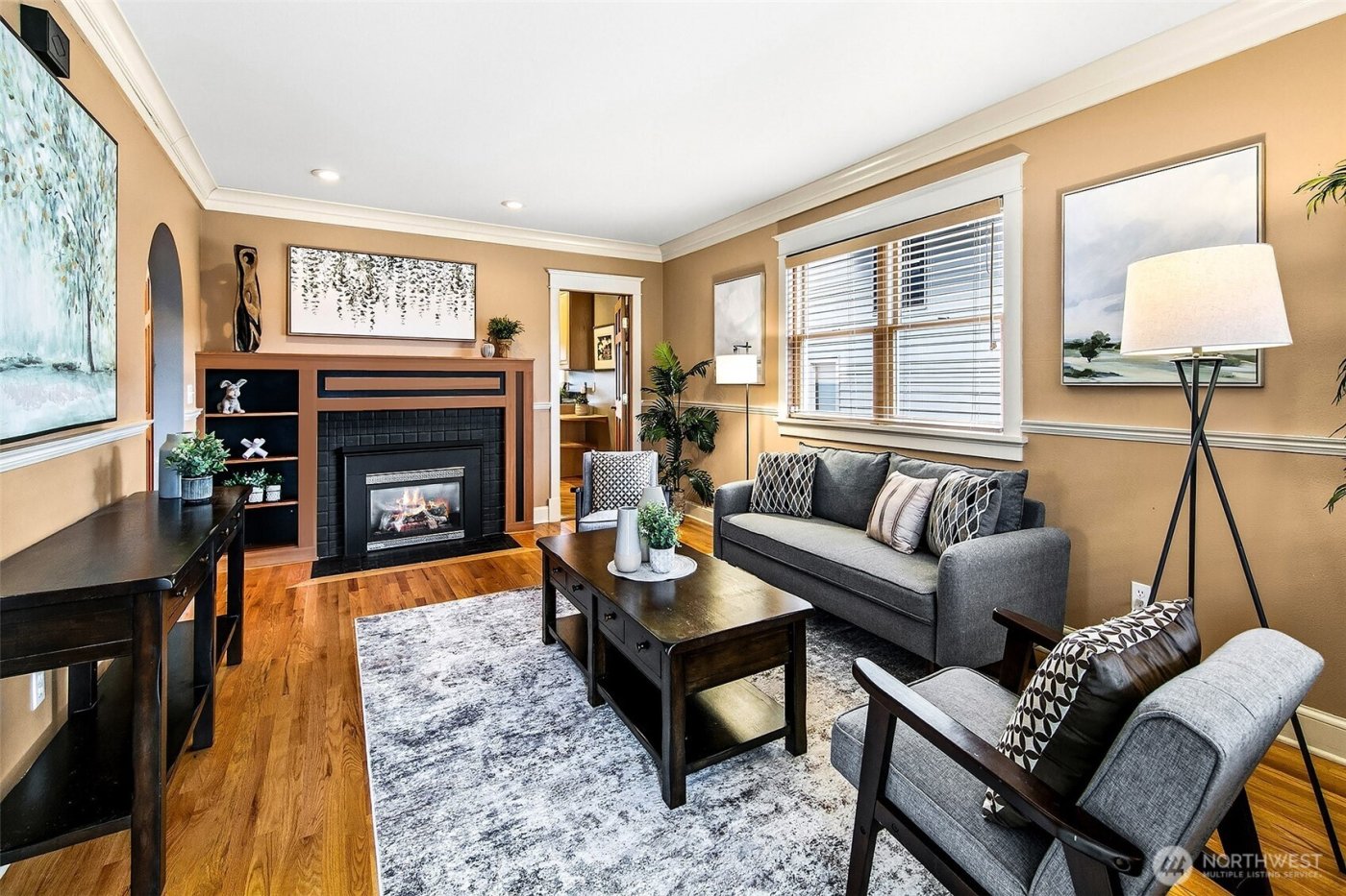 3532 Meridian Avenue N, Seattle, WA 98103