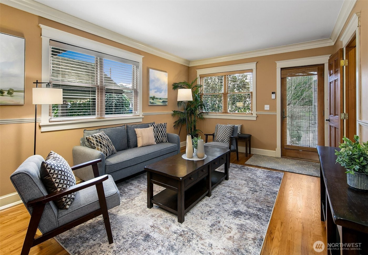 3532 Meridian Avenue N, Seattle, WA 98103