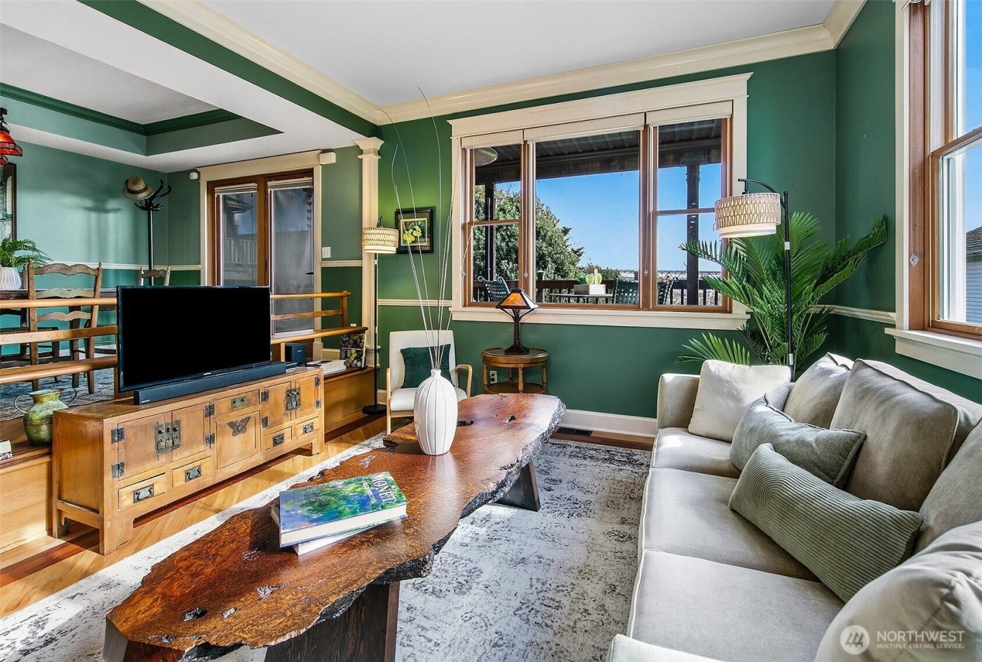 3532 Meridian Avenue N, Seattle, WA 98103