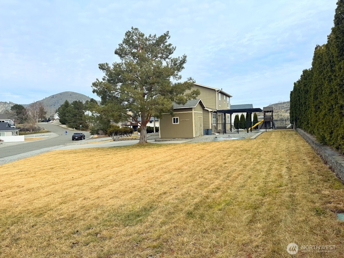 170 Lakeview Avenue , Orondo, WA 98843