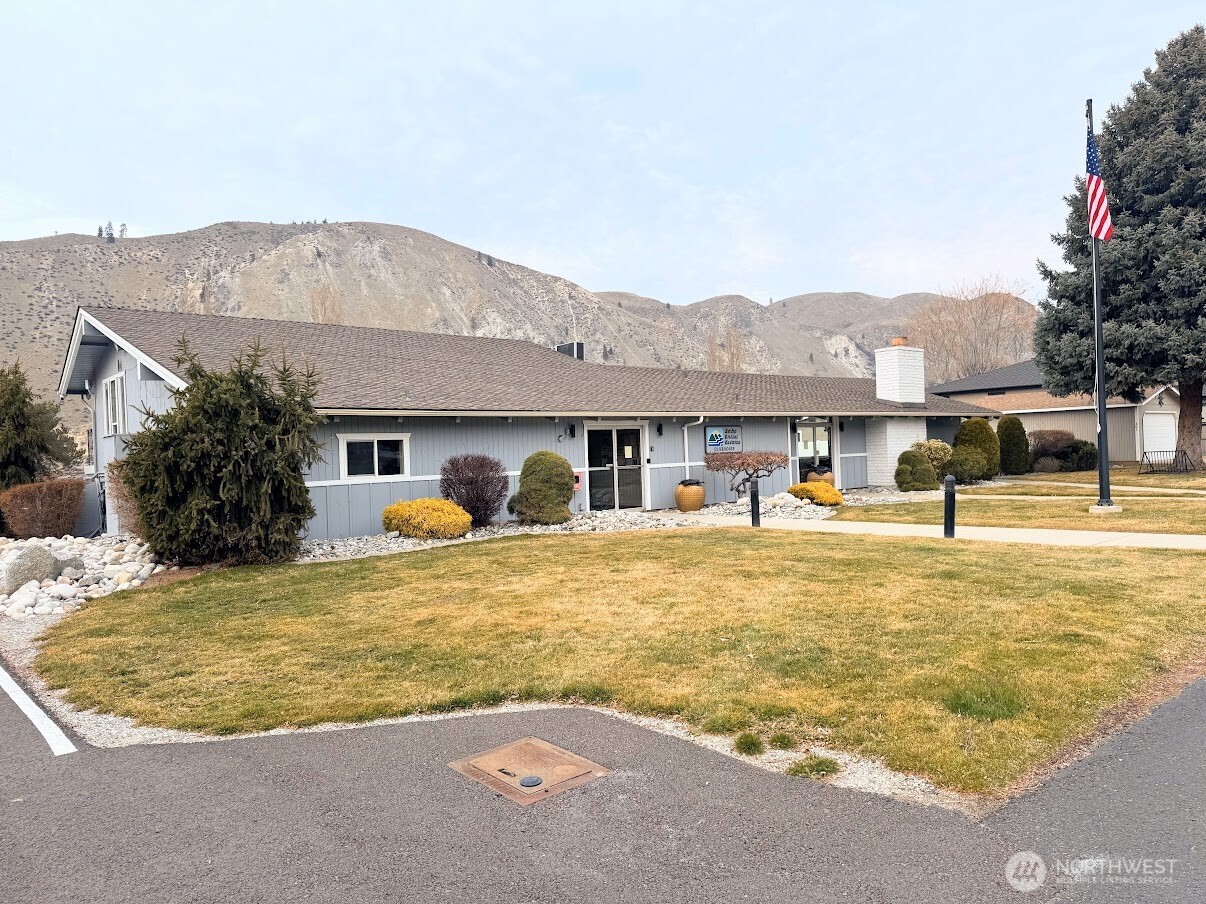 170 Lakeview Avenue , Orondo, WA 98843
