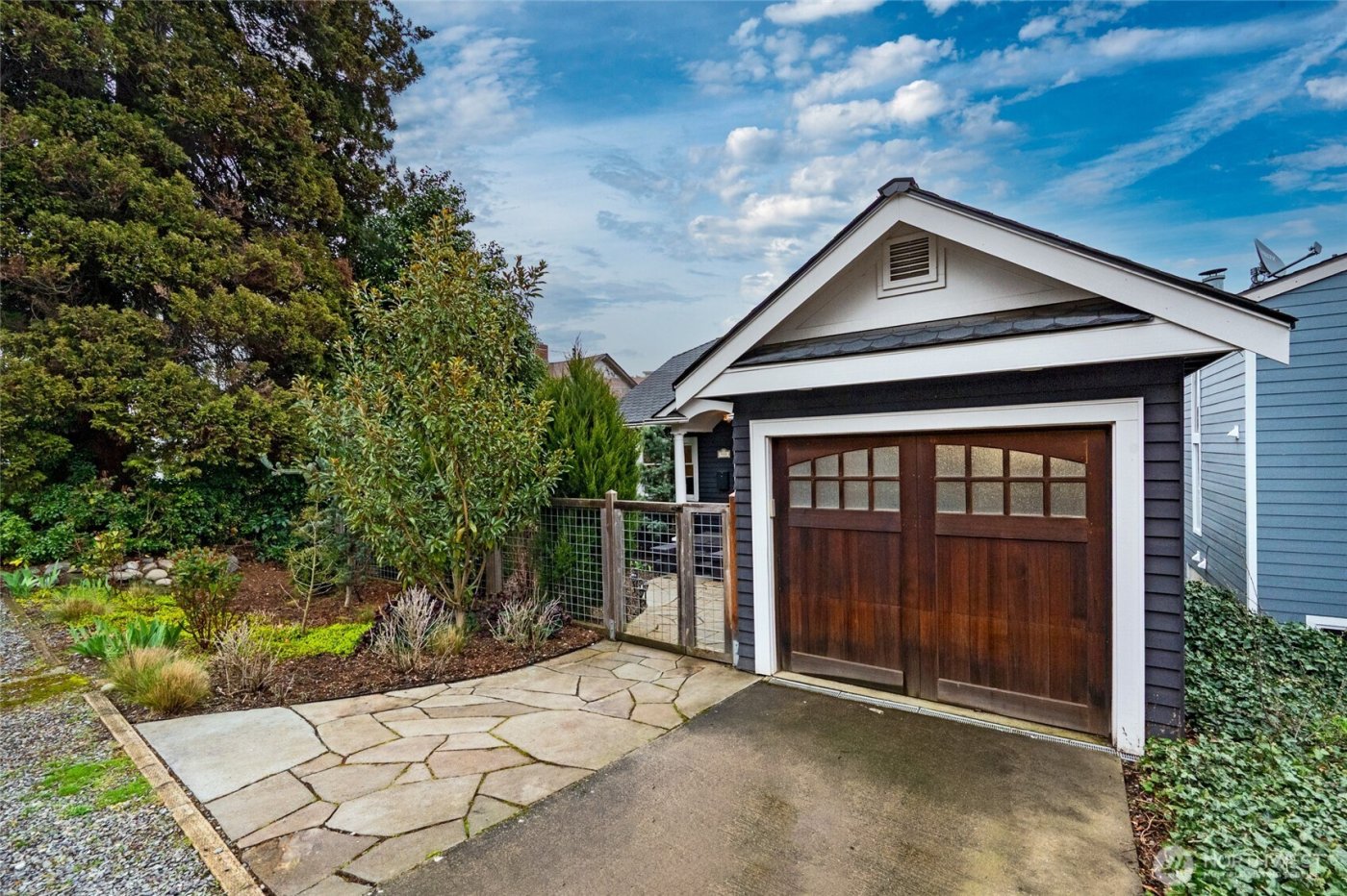 900 W Emerson Street , Seattle, WA 98119-1419