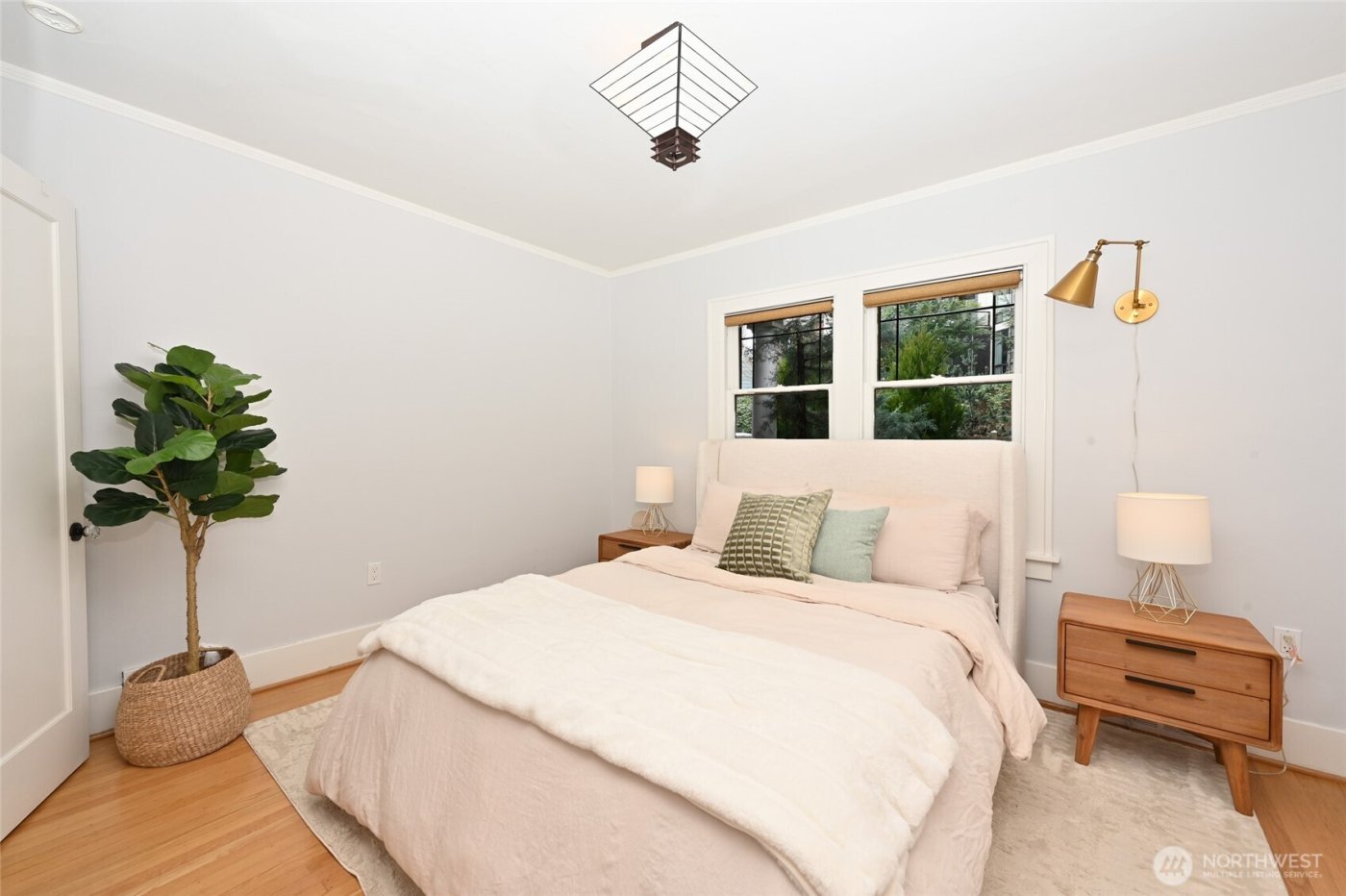 900 W Emerson Street , Seattle, WA 98119-1419