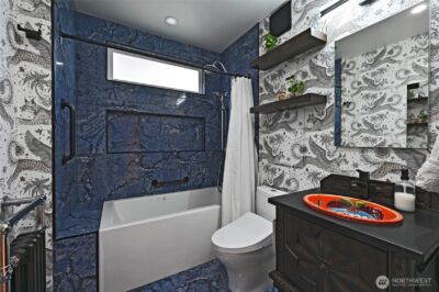 900 W Emerson Street , Seattle, WA 98119-1419 - Photo 13