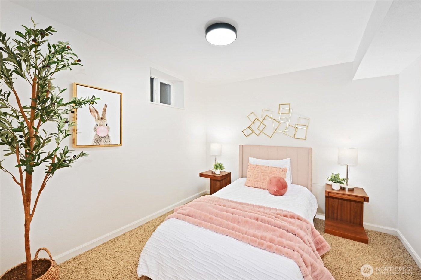 900 W Emerson Street , Seattle, WA 98119-1419