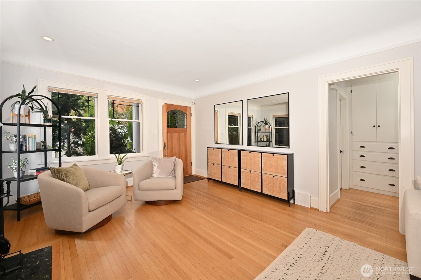 900 W Emerson Street , Seattle, WA 98119-1419