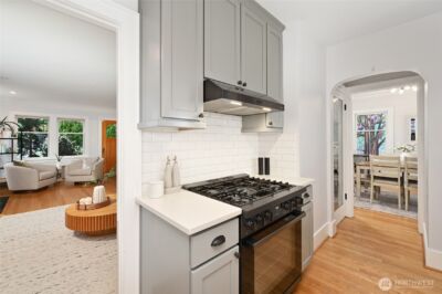 900 W Emerson Street , Seattle, WA 98119-1419 - Photo 8