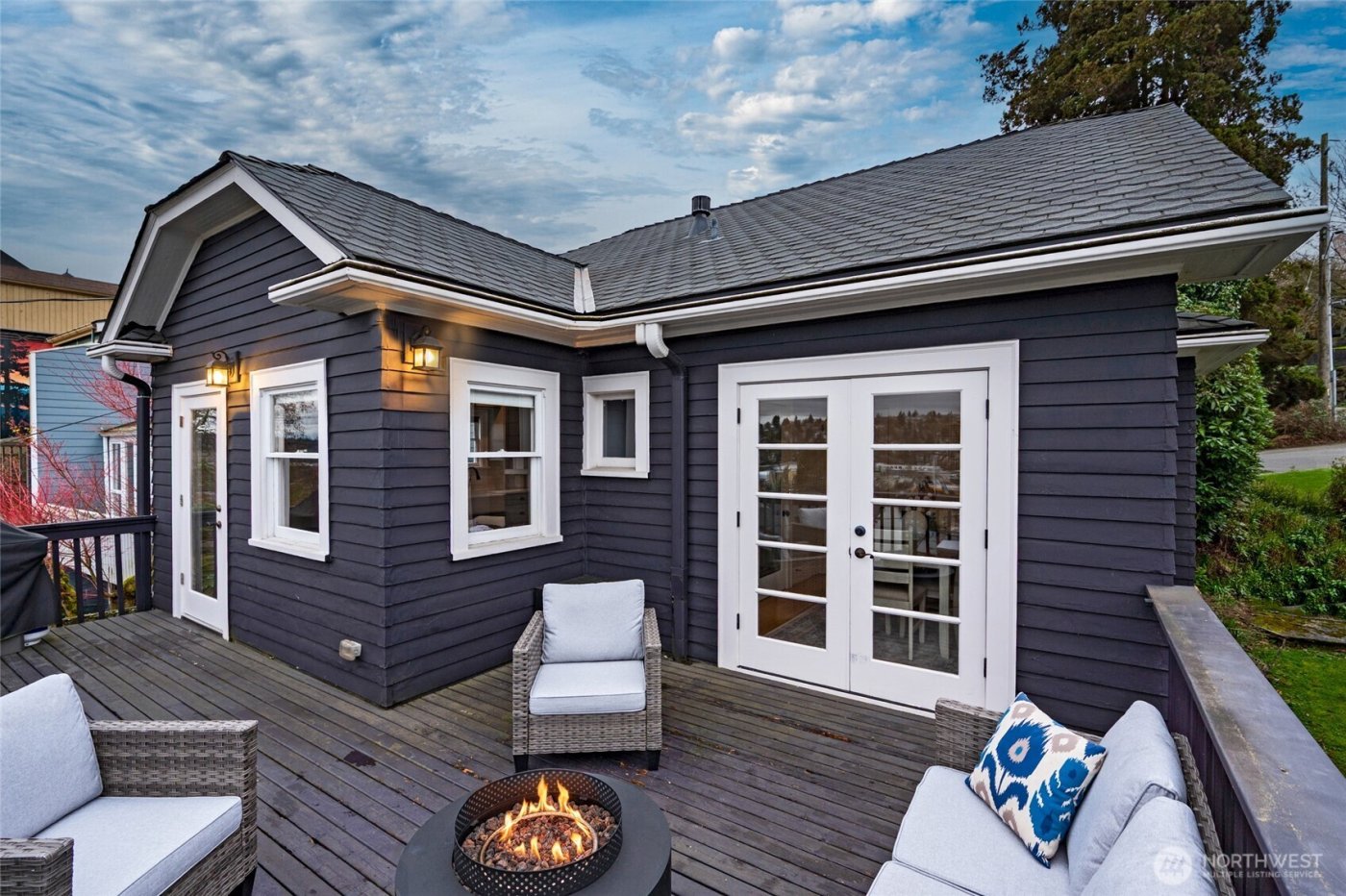 900 W Emerson Street , Seattle, WA 98119-1419