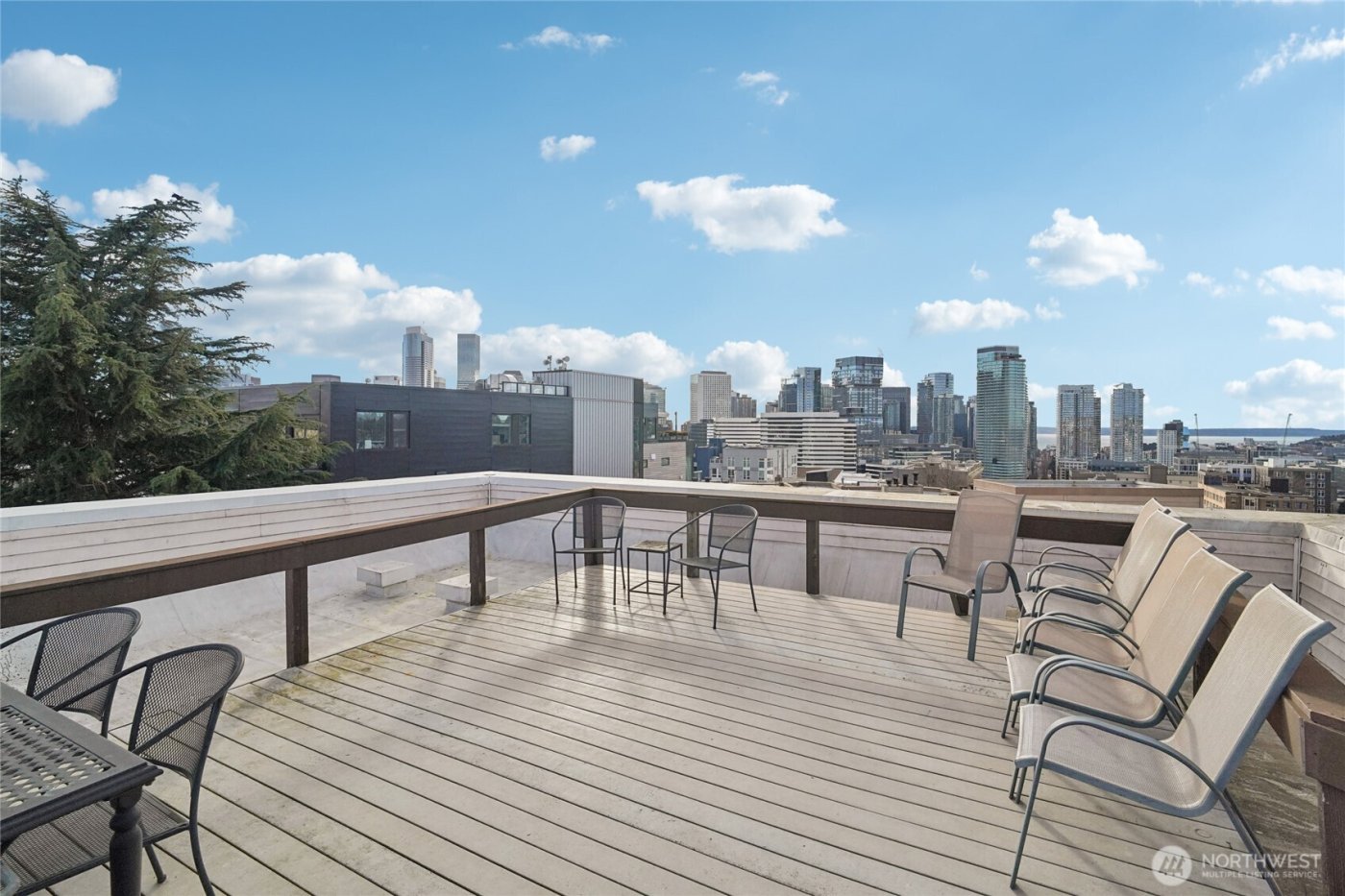 717 E Denny Way #4B, Seattle, WA 98122