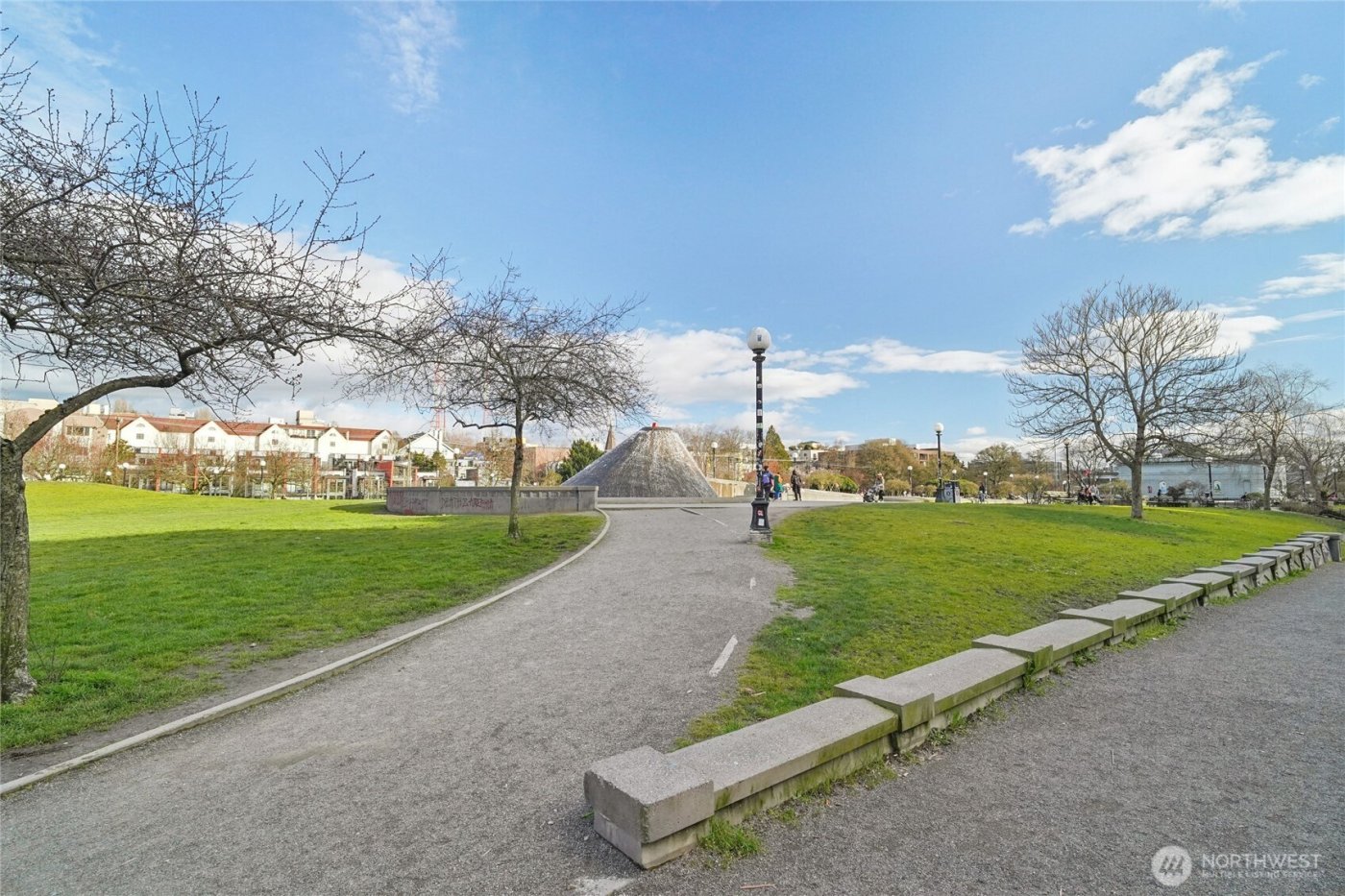 717 E Denny Way #4B, Seattle, WA 98122