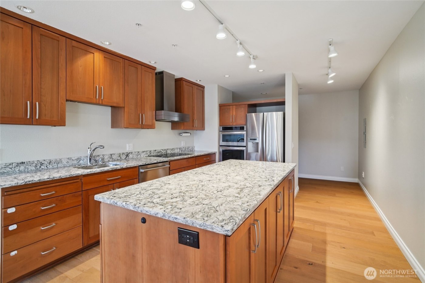 717 E Denny Way #4B, Seattle, WA 98122