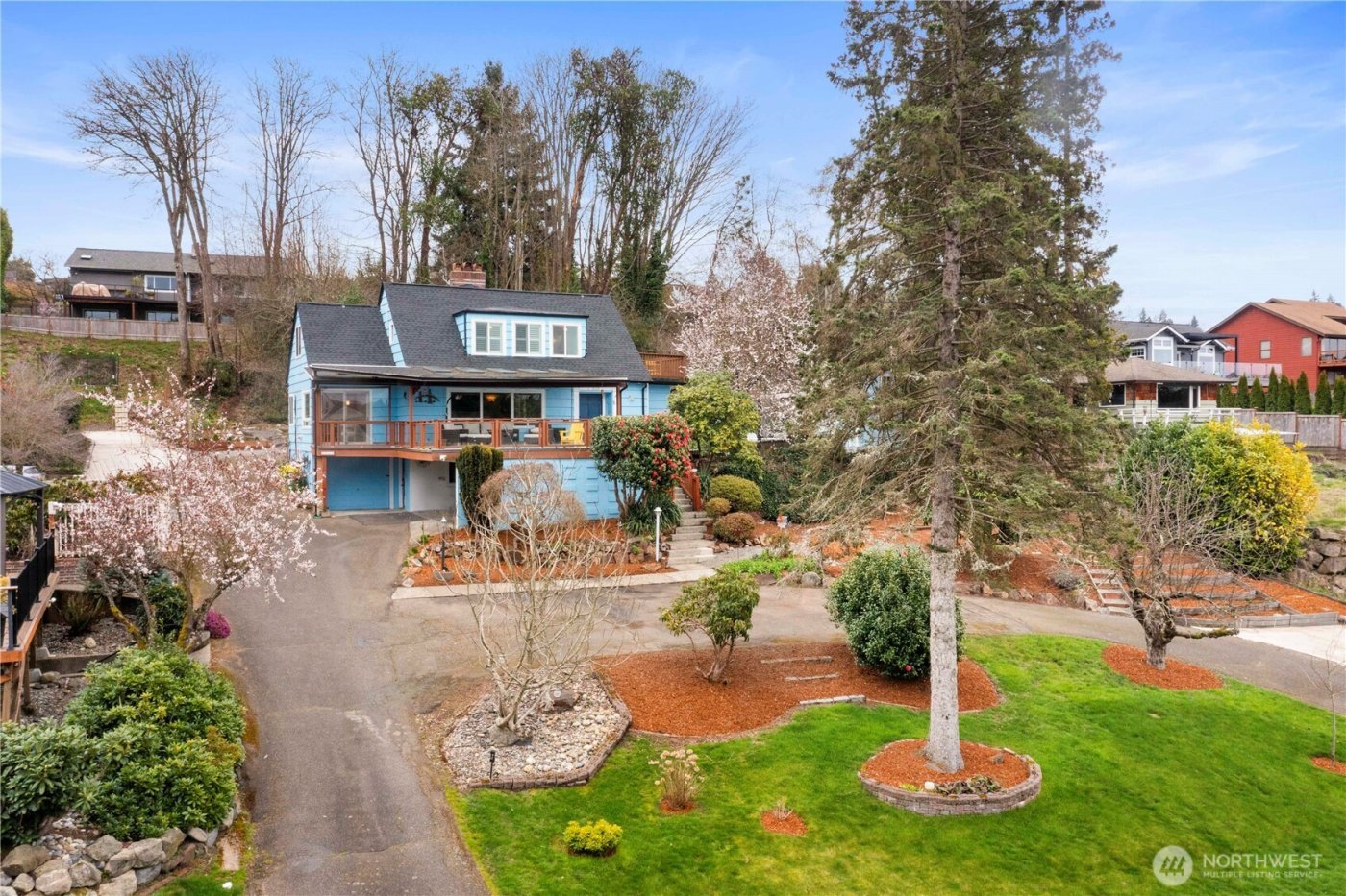 8366 6th Avenue , Tacoma, WA 98465-1047