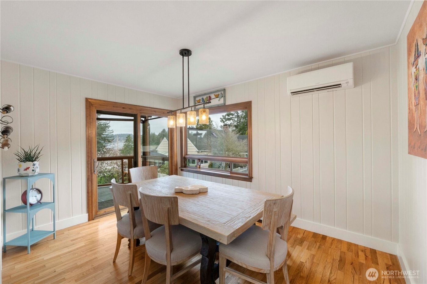 8366 6th Avenue , Tacoma, WA 98465-1047