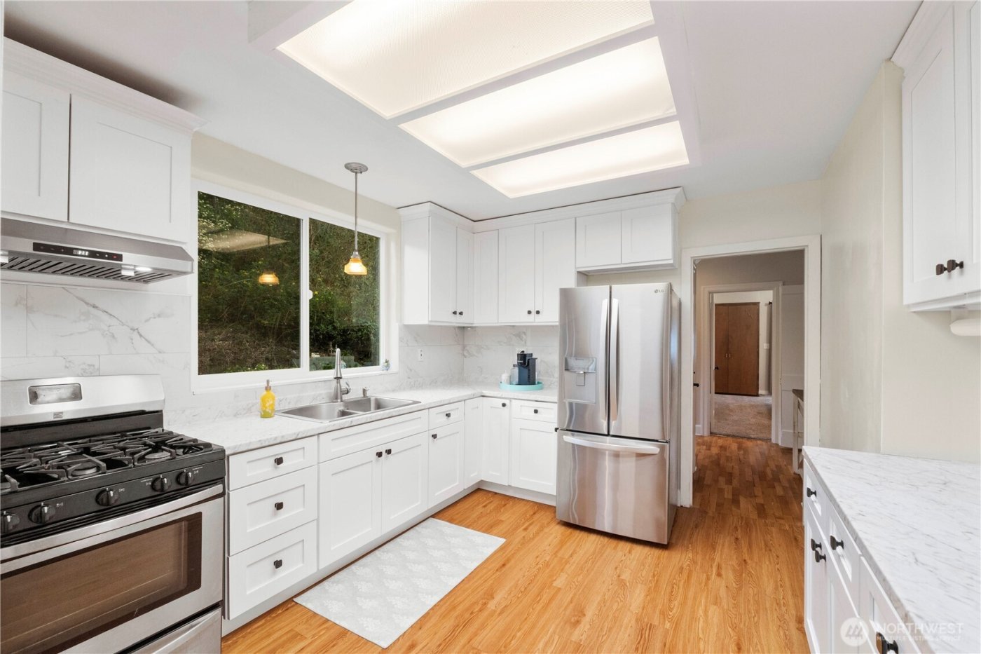 8366 6th Avenue , Tacoma, WA 98465-1047