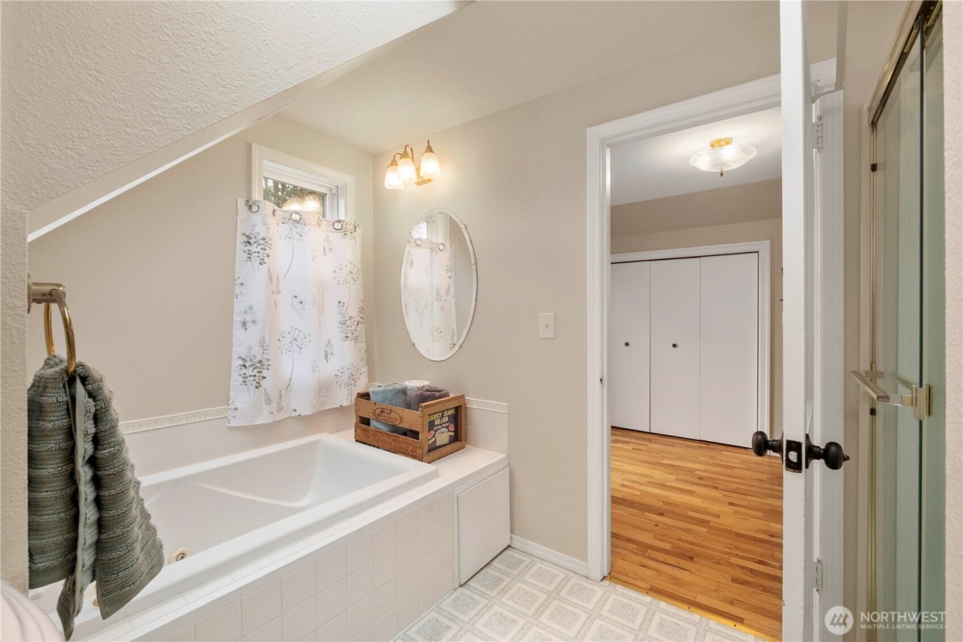 8366 6th Avenue , Tacoma, WA 98465-1047