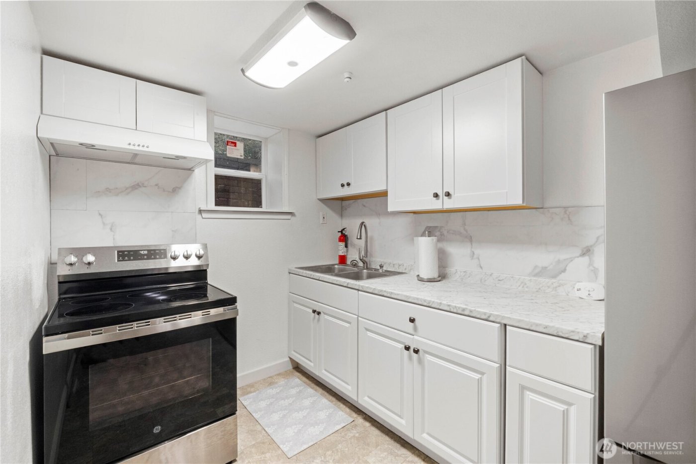 8366 6th Avenue , Tacoma, WA 98465-1047