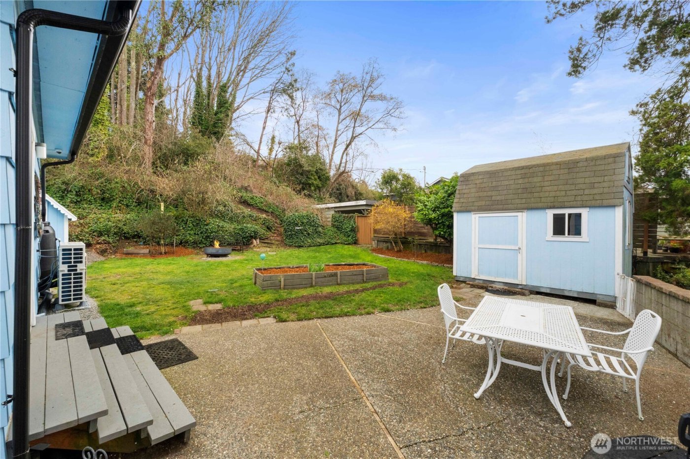 8366 6th Avenue , Tacoma, WA 98465-1047