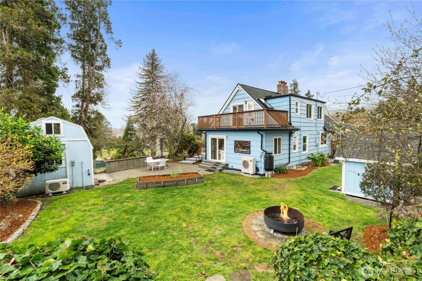 8366 6th Avenue , Tacoma, WA 98465-1047