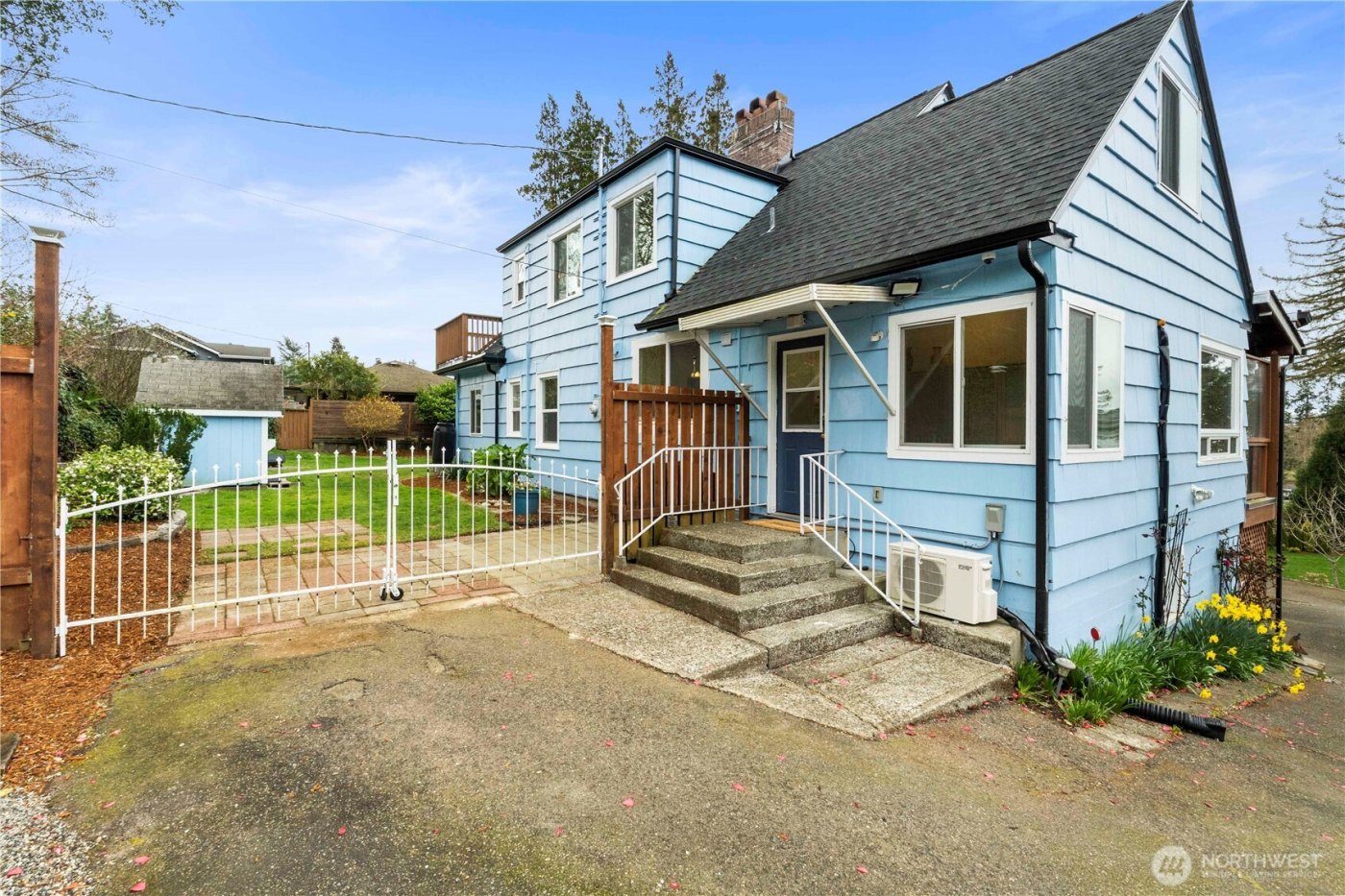 8366 6th Avenue , Tacoma, WA 98465-1047
