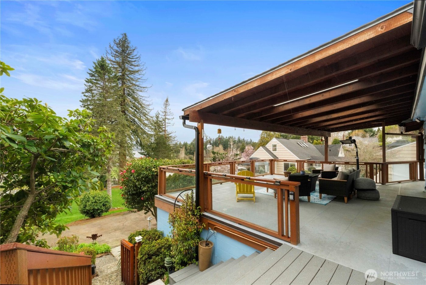 8366 6th Avenue , Tacoma, WA 98465-1047