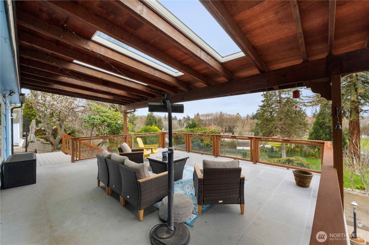 8366 6th Avenue , Tacoma, WA 98465-1047