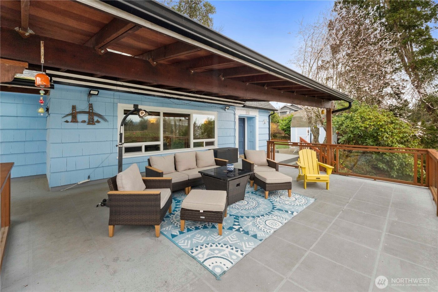 8366 6th Avenue , Tacoma, WA 98465-1047