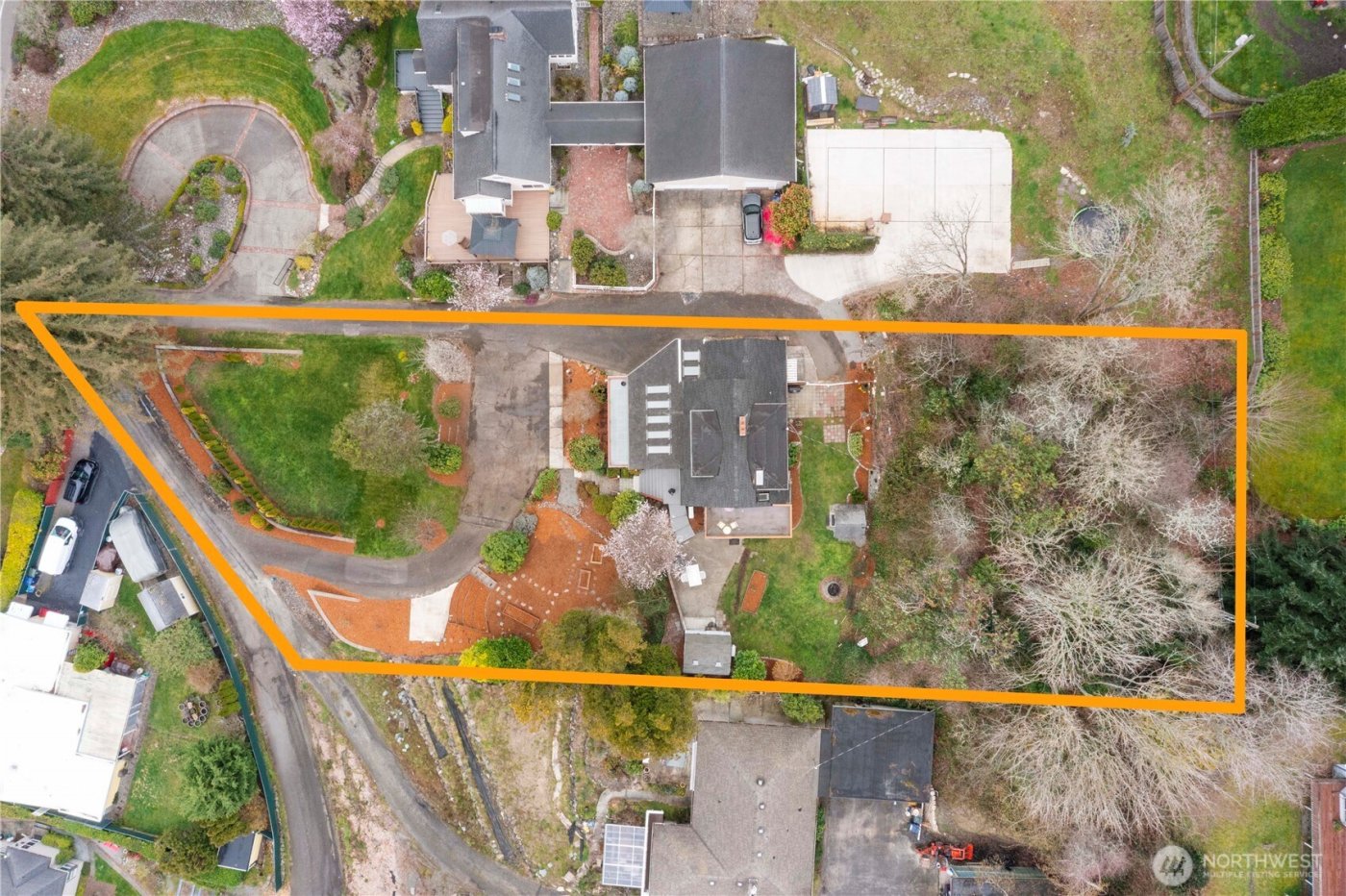 8366 6th Avenue , Tacoma, WA 98465-1047