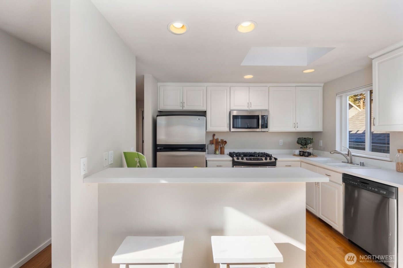 5121 27th Avenue NE, Seattle, WA 98105