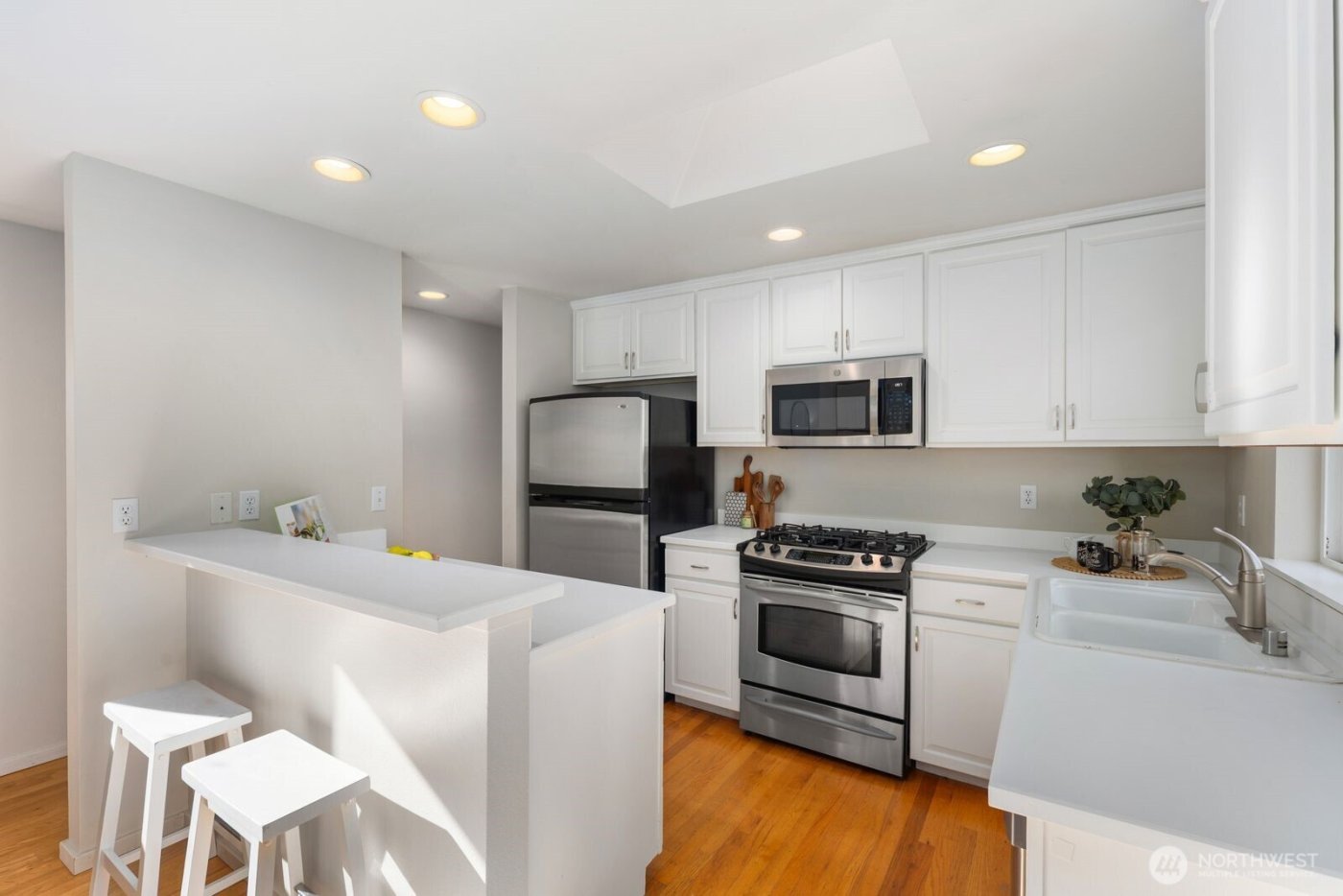 5121 27th Avenue NE, Seattle, WA 98105