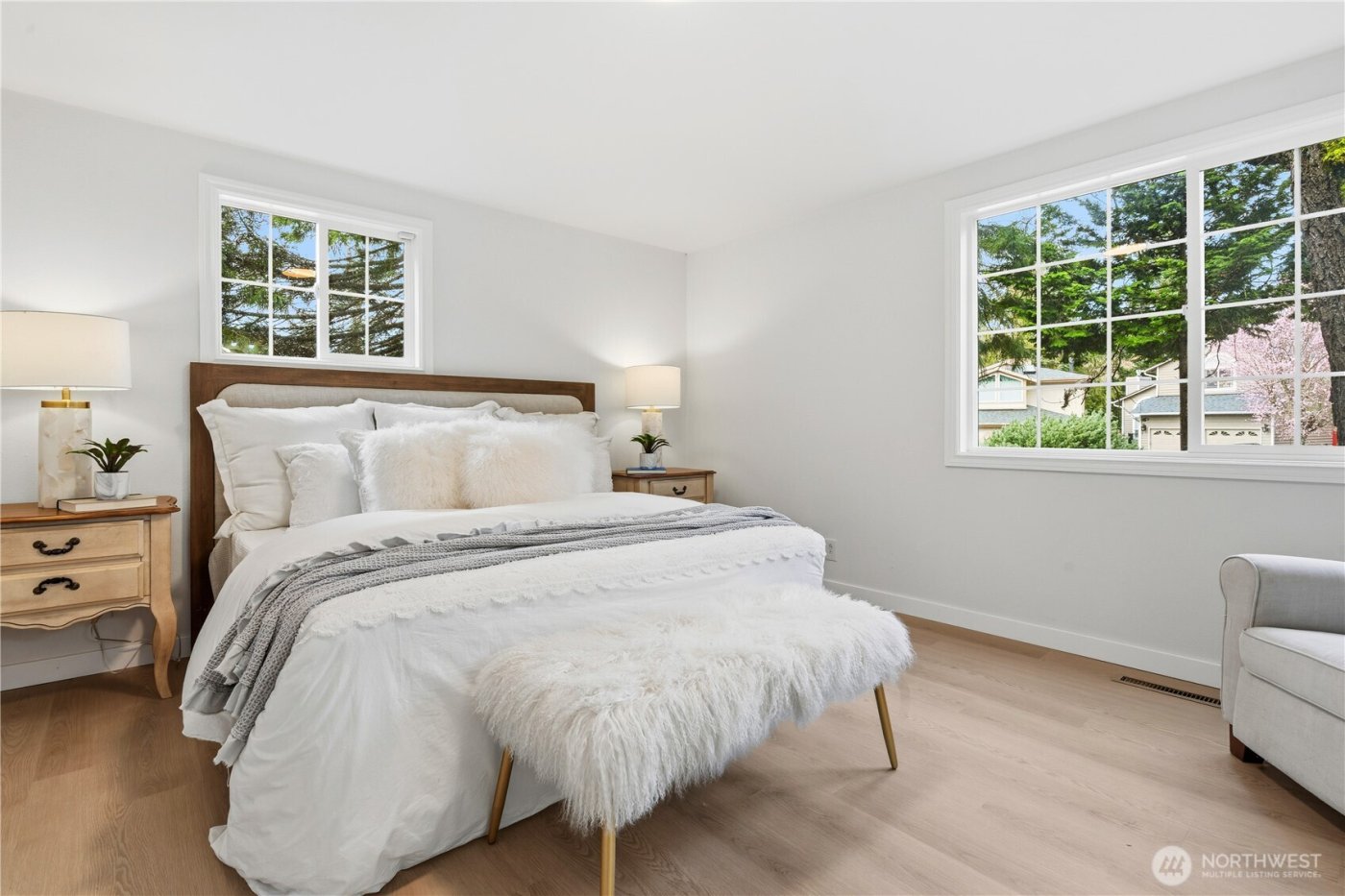 6015 116th Ave SE, Bellevue, WA 98006