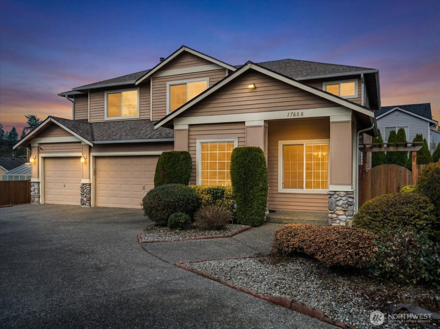 17608 13th Avenue W, Lynnwood, WA 98037-8242
