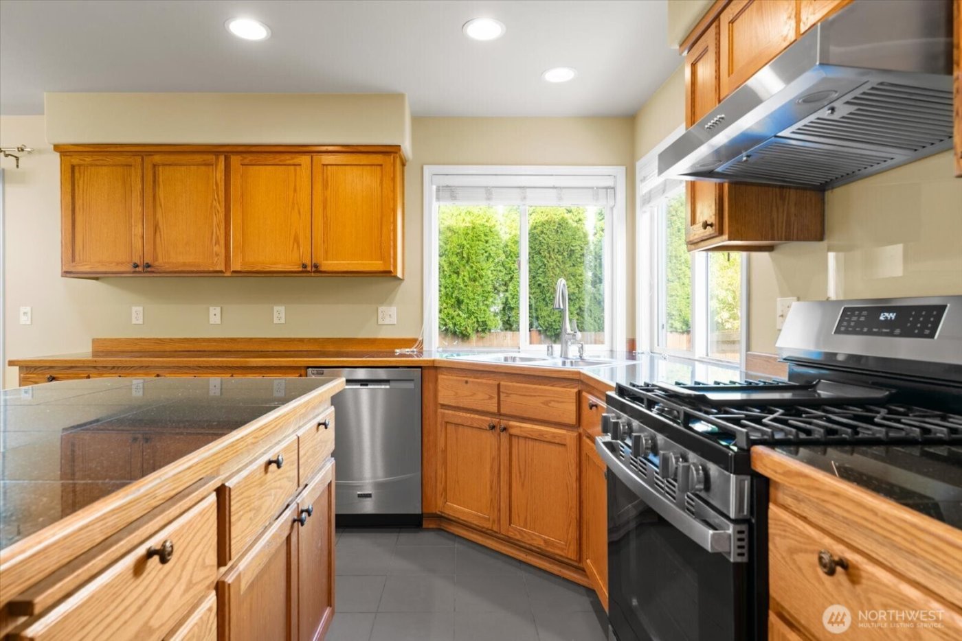 17608 13th Avenue W, Lynnwood, WA 98037-8242