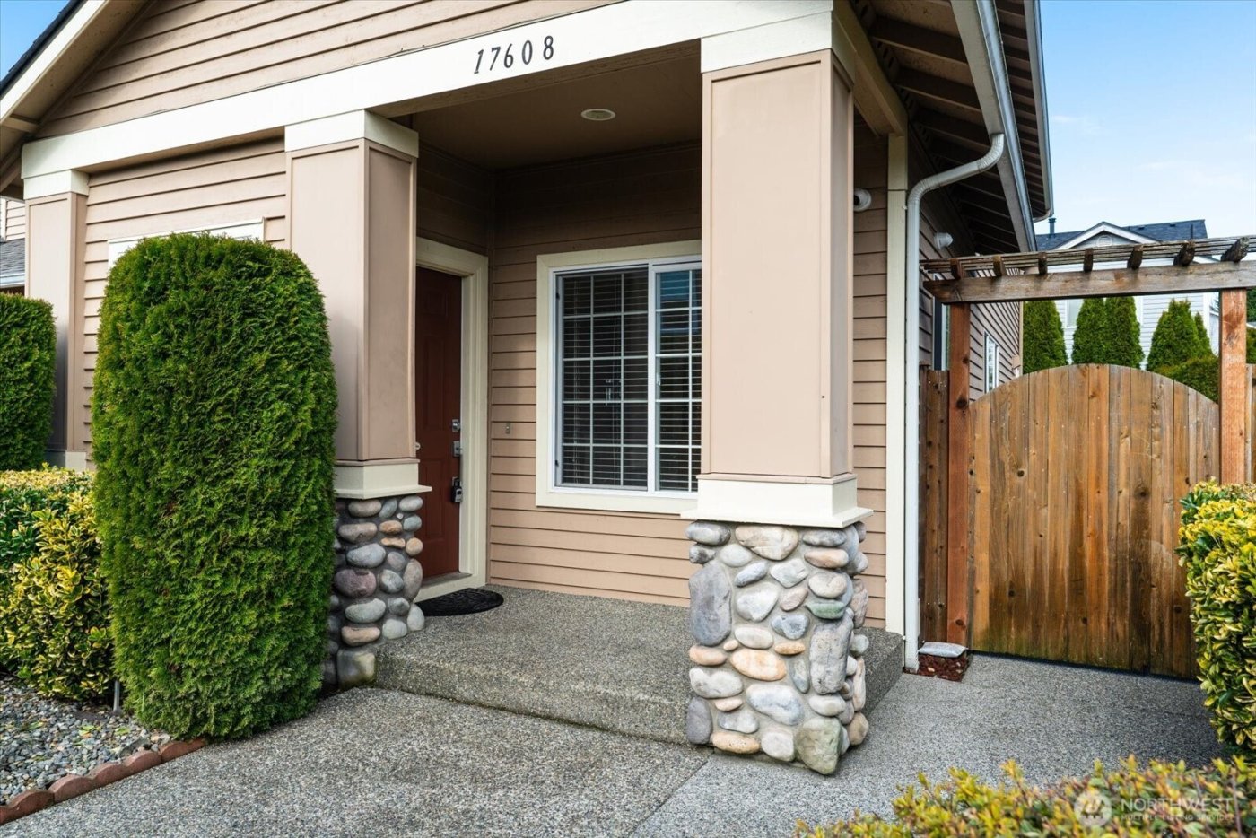 17608 13th Avenue W, Lynnwood, WA 98037-8242