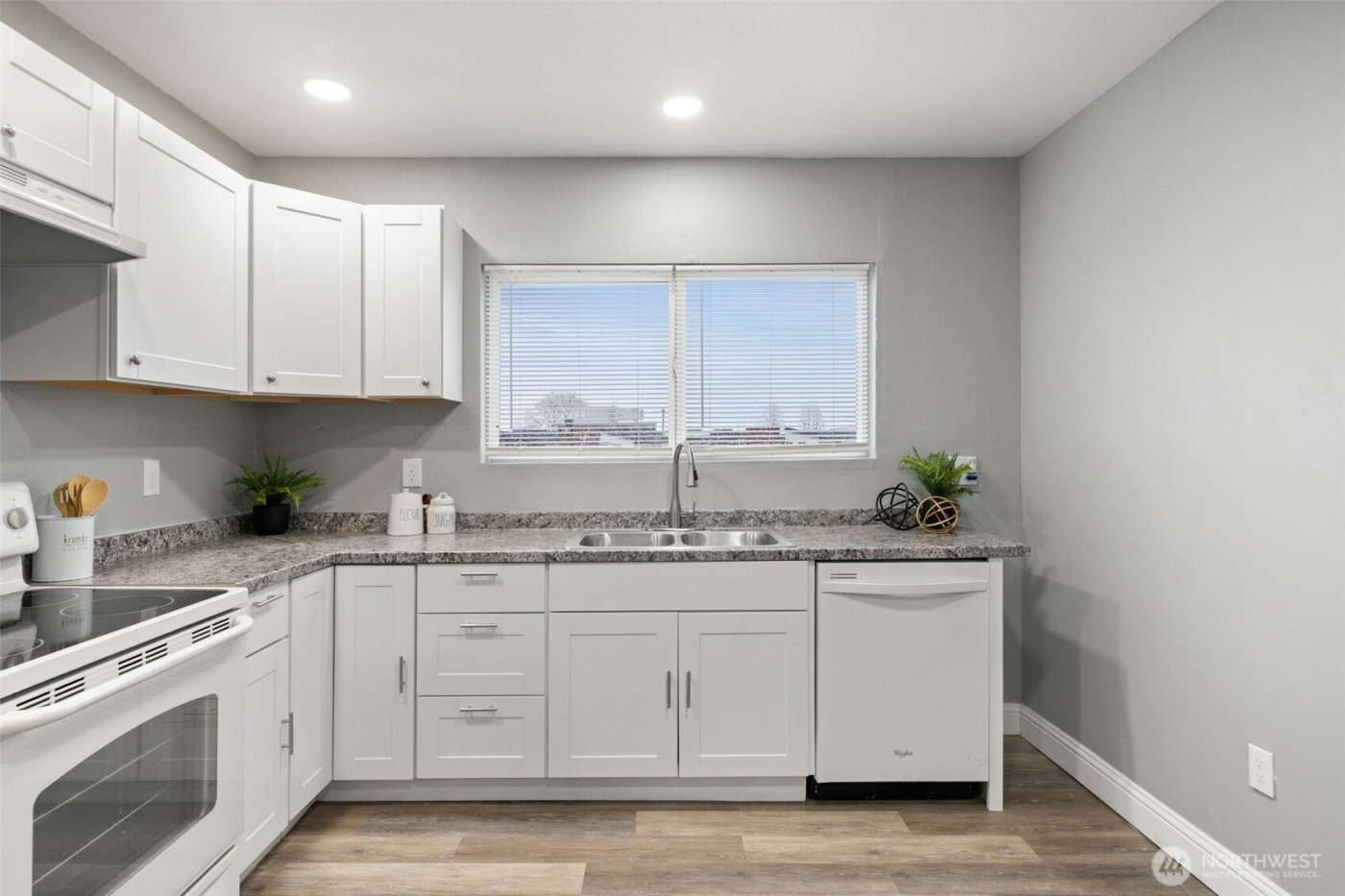 615 Martin Luther King Junior Way , Tacoma, WA 98405