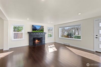 12046 12th Avenue NE, Seattle, WA 98125 - Photo 3