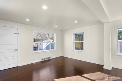 12046 12th Avenue NE, Seattle, WA 98125 - Photo 5