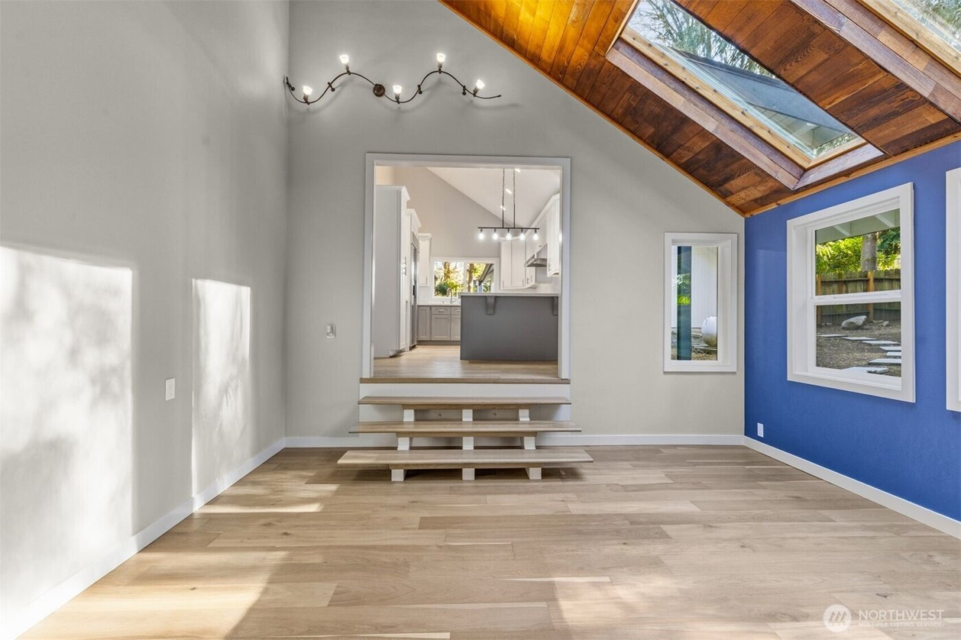 11785 Penny Place NE, Bainbridge Island, WA 98110