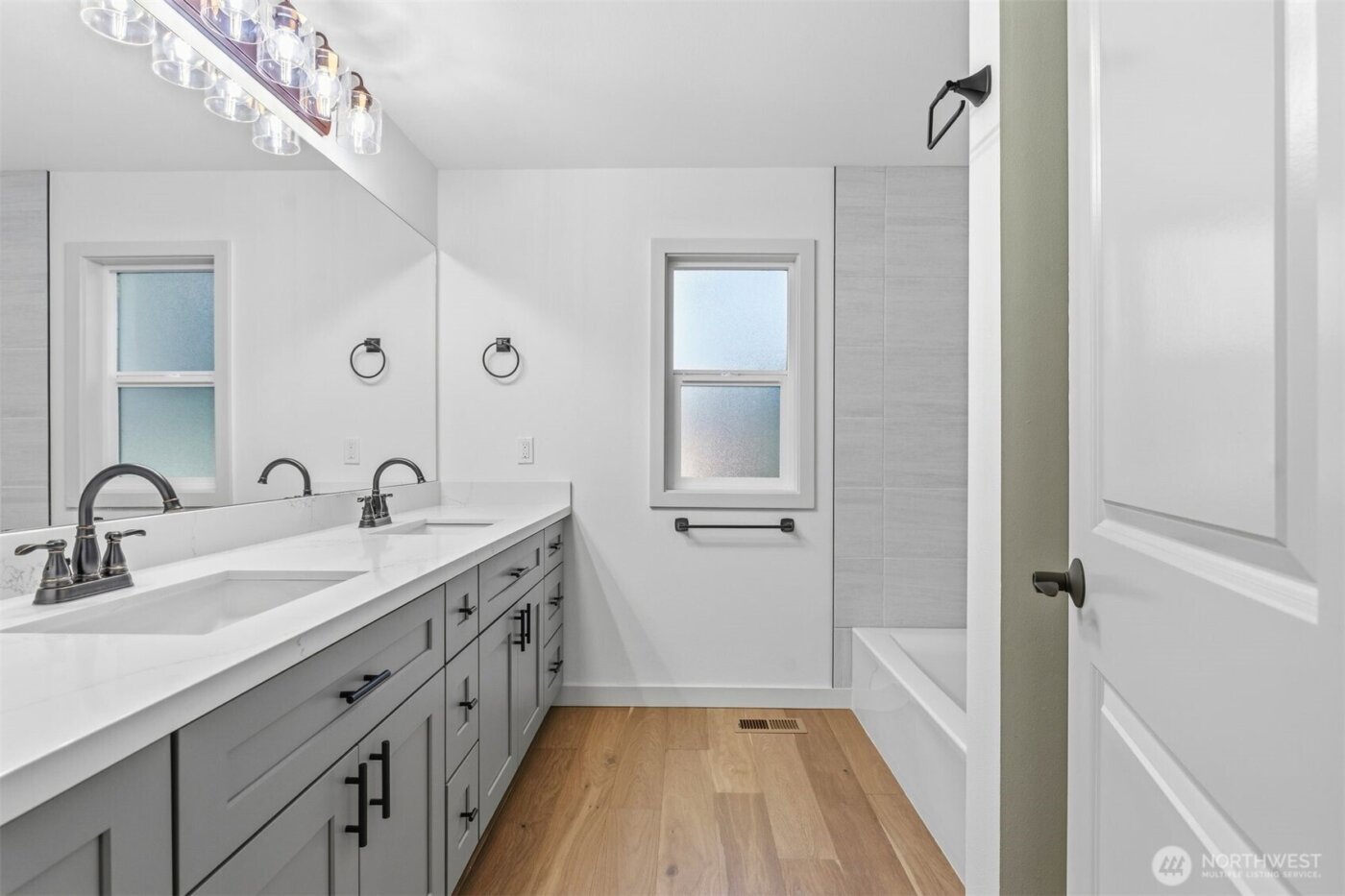 11785 Penny Place NE, Bainbridge Island, WA 98110