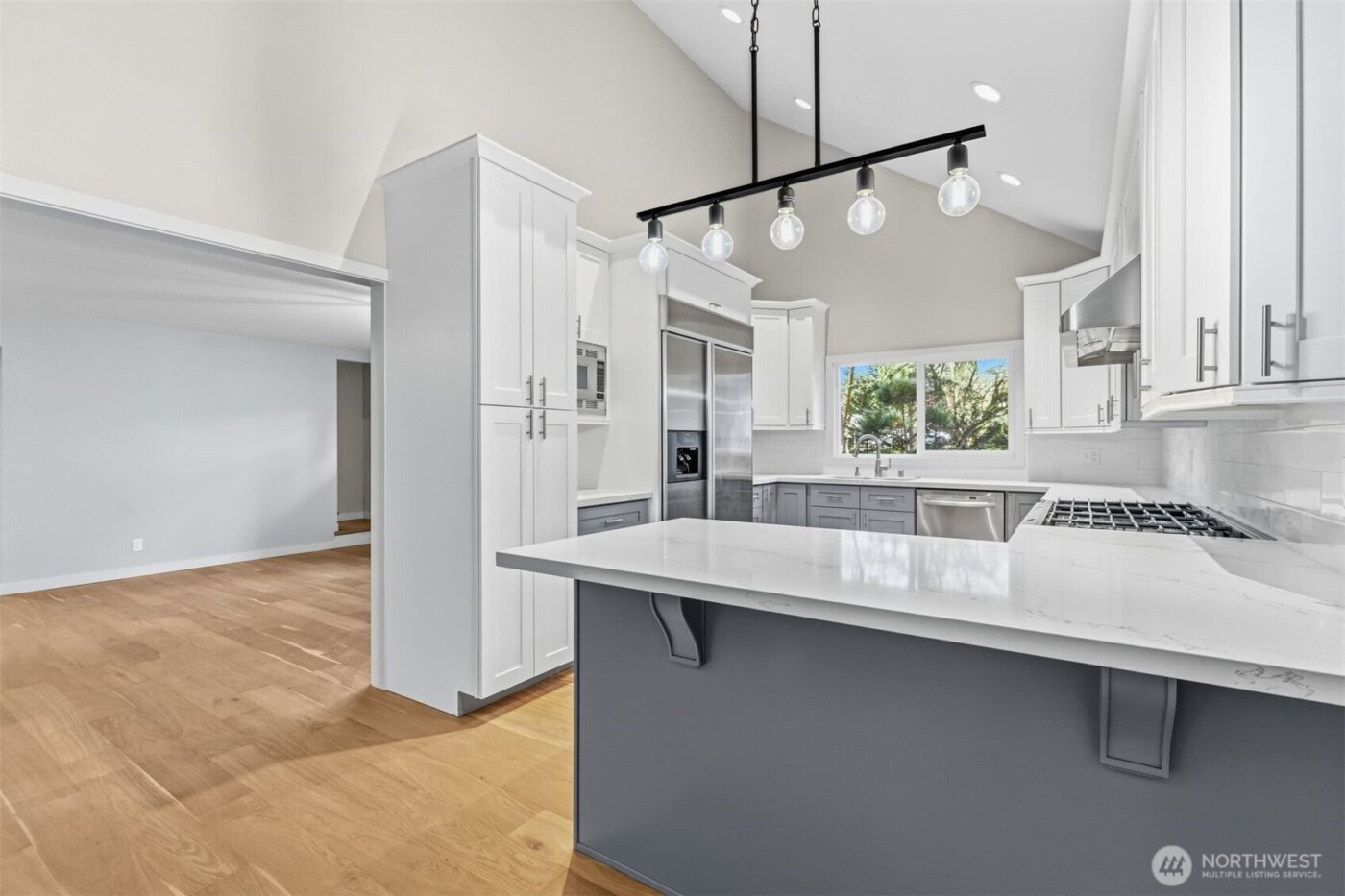 11785 Penny Place NE, Bainbridge Island, WA 98110