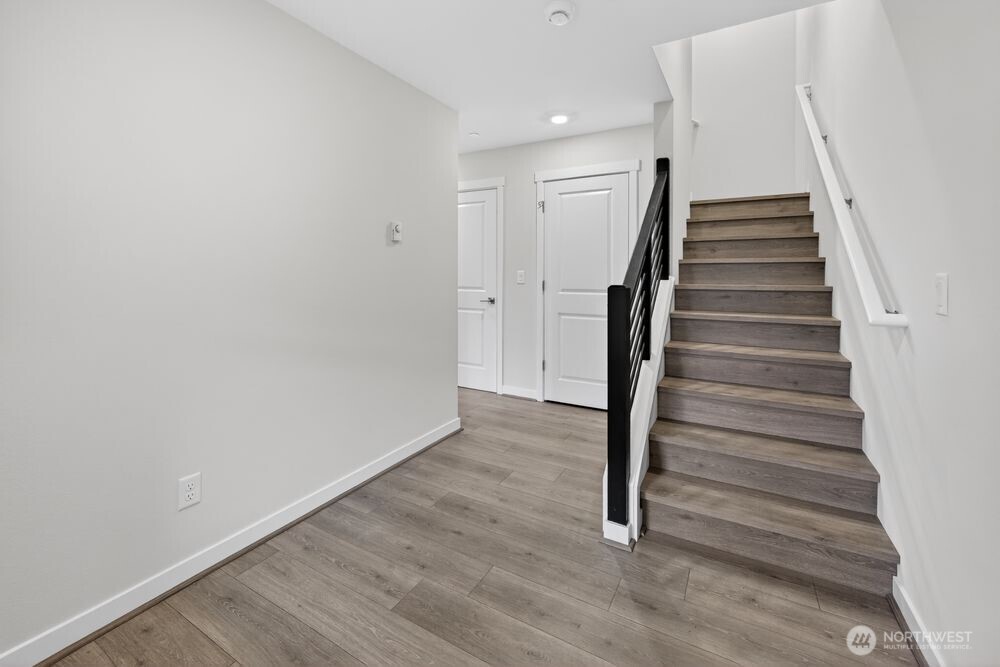 13205 NE 127th Way #D, Kirkland, WA 98034