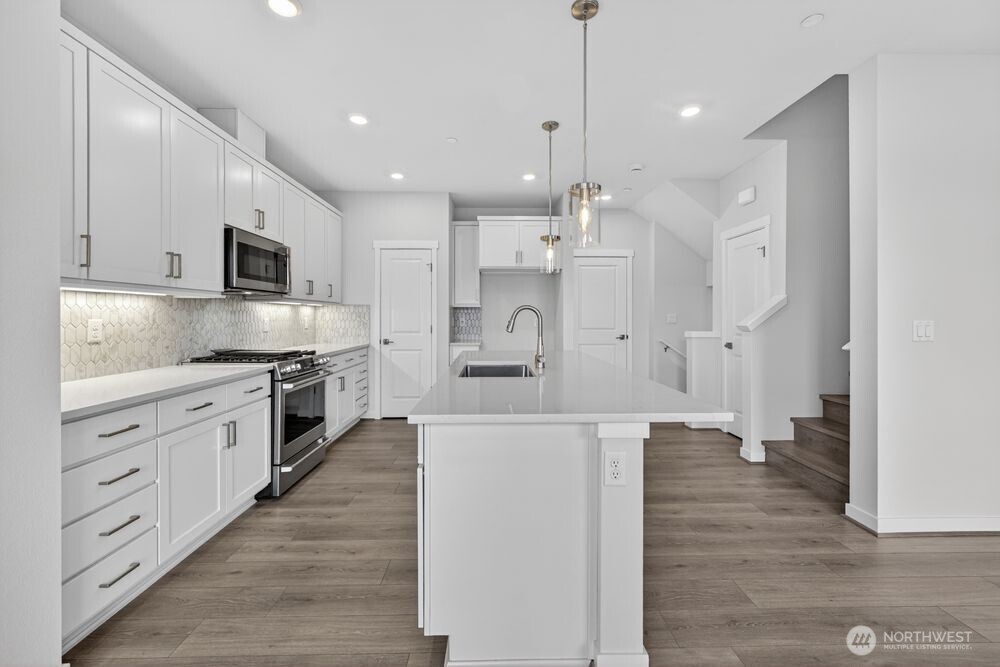 13205 NE 127th Way #D, Kirkland, WA 98034