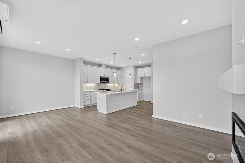 13205 NE 127th Way #D, Kirkland, WA 98034