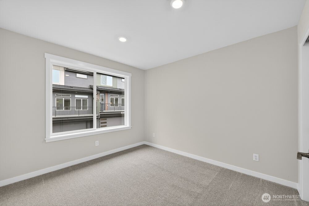 13205 NE 127th Way #D, Kirkland, WA 98034