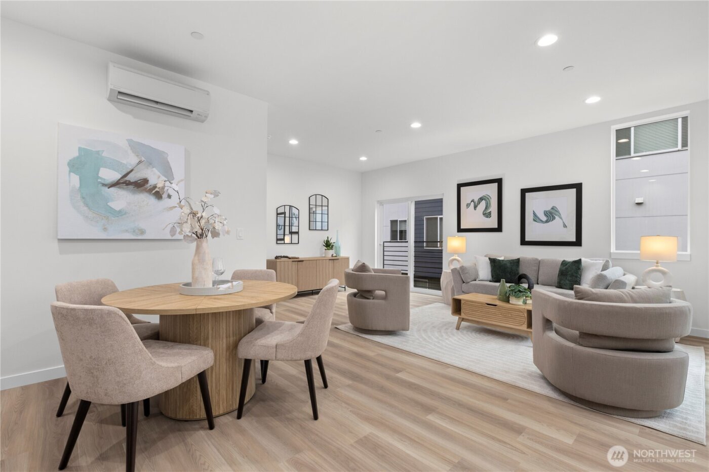 1913 A N 120th Street , Seattle, WA 98133