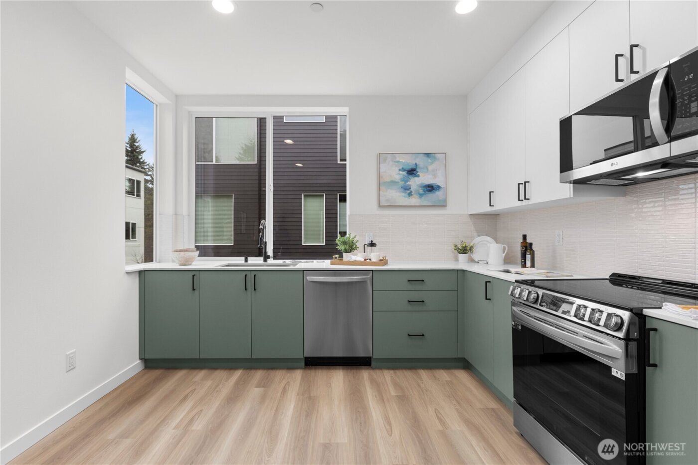 1913 A N 120th Street , Seattle, WA 98133