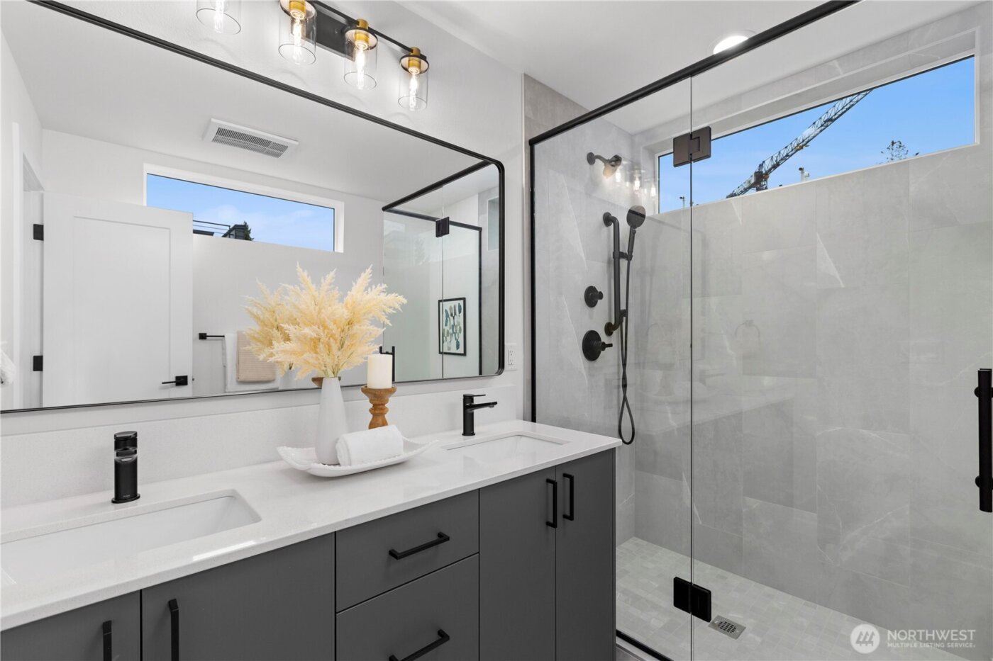 1913 A N 120th Street , Seattle, WA 98133