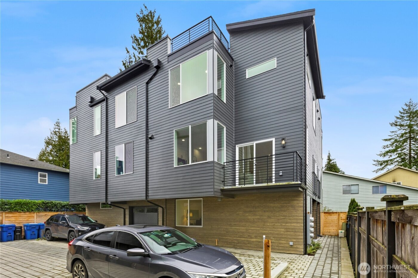 1913 A N 120th Street , Seattle, WA 98133