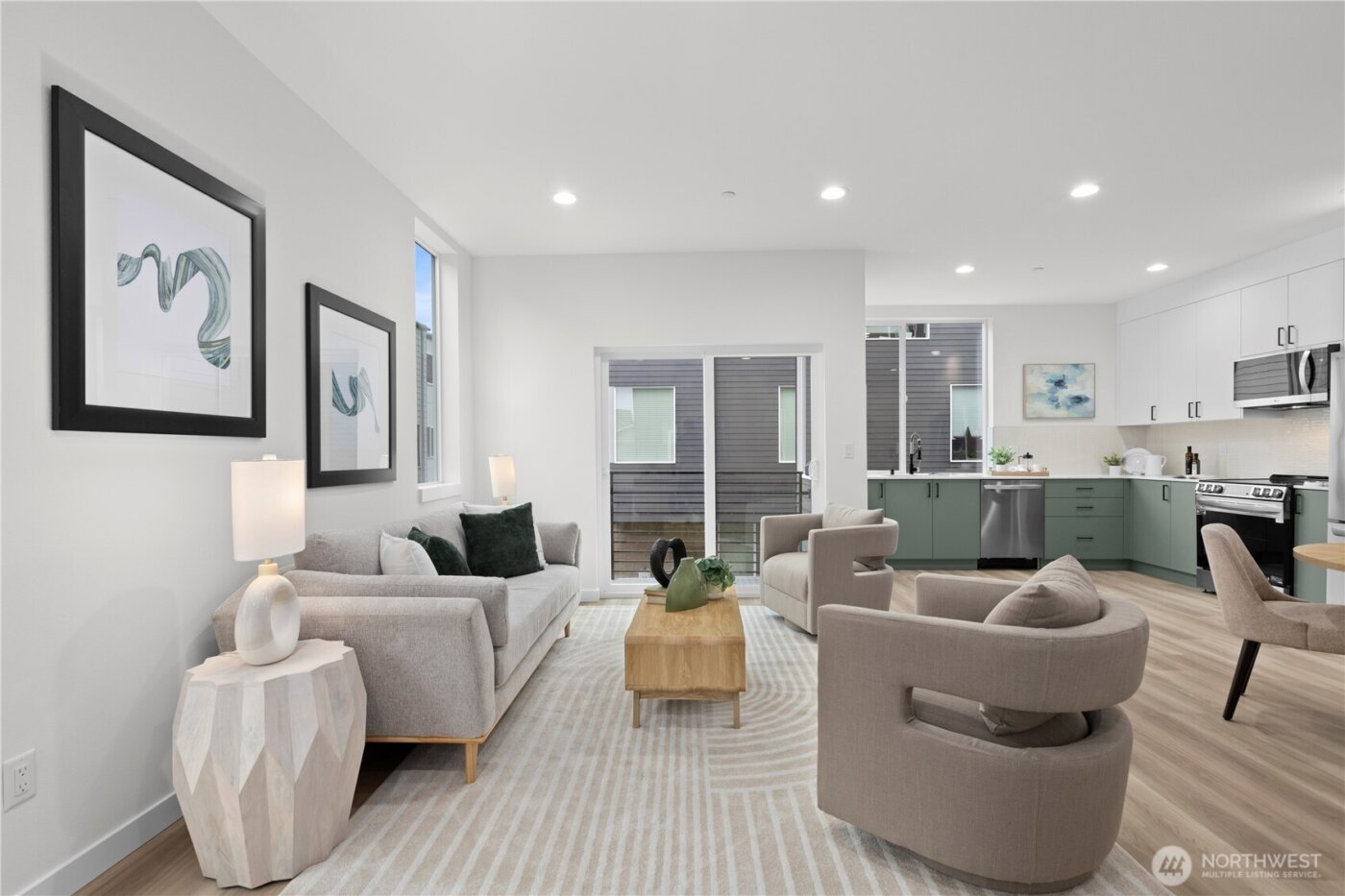 1913 A N 120th Street , Seattle, WA 98133