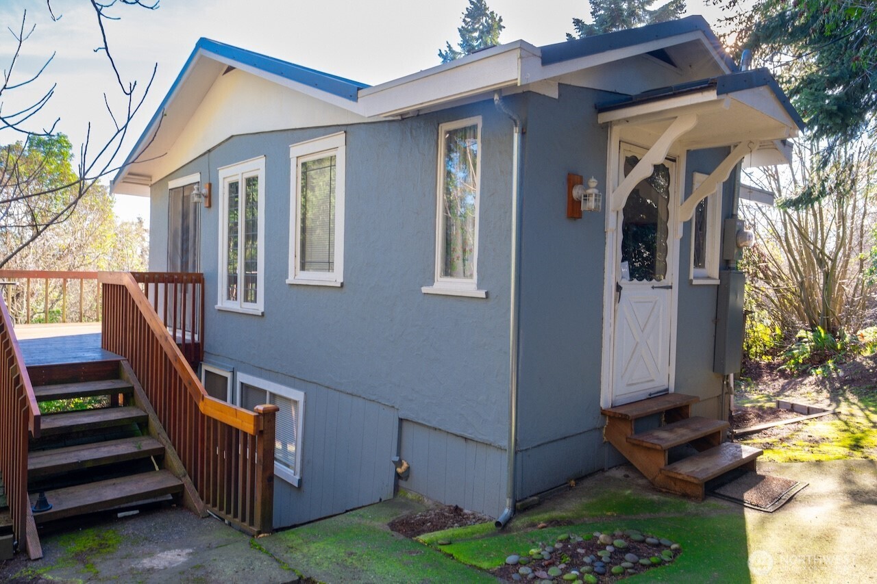 24310 47th Avenue SW, Vashon, WA 98070