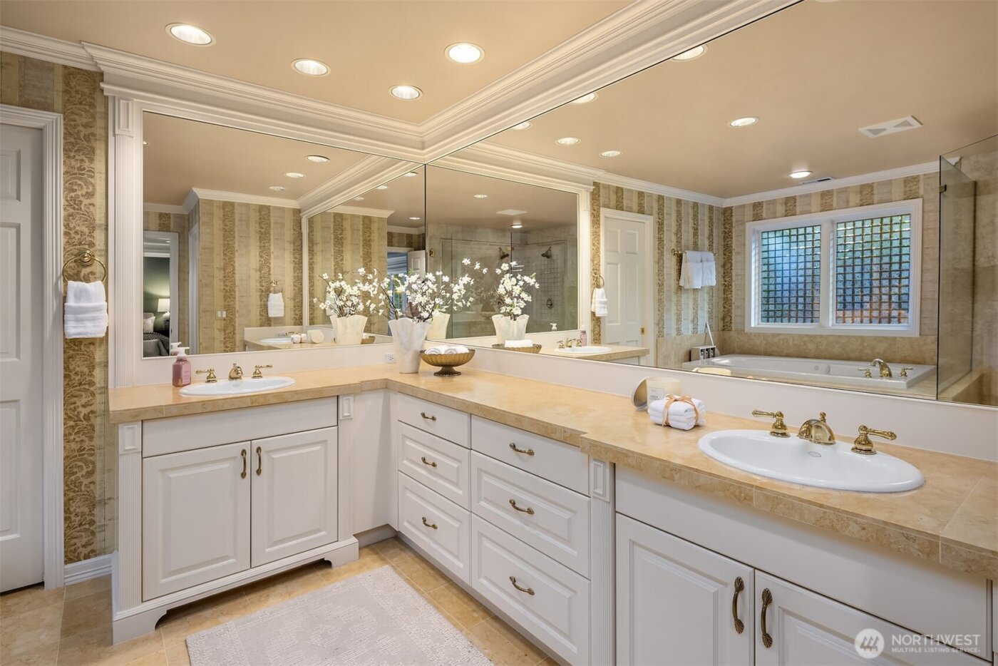 24838 NE 20th Street , Sammamish, WA 98074-3340